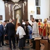Powitanie obrazu Jezusa Miłosiernego w kościele świętojańskim.