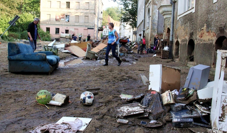 Powódź na Ziemi Kłodzkiej - po przejściu niszczącej fali [ZDJĘCIA]