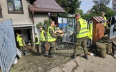 Kolejny dzień ciężkiej służby w walce z żywiołem