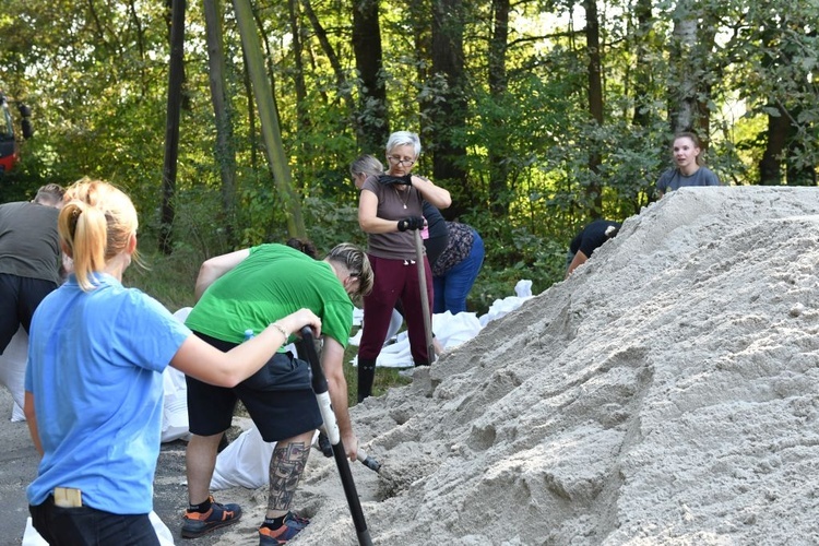 Trudna sytuacja k. Nowogrodu Bobrzańskiego