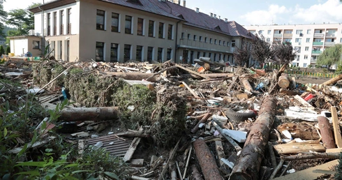 Głuchołazy po przejściu fali powodziowej [ZDJECIA]