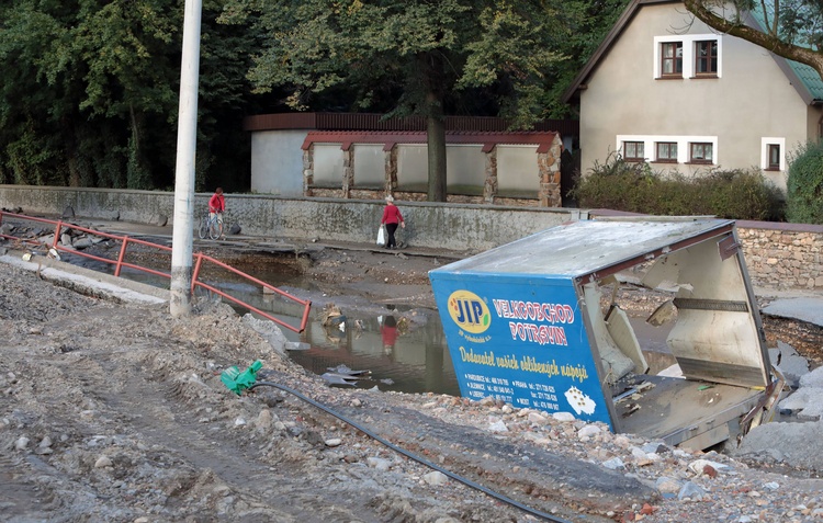 Głuchołazy po przejściu fali powodziowej [ZDJECIA]