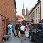 Ostrów Tumski przygotowuje się na falę powodziową