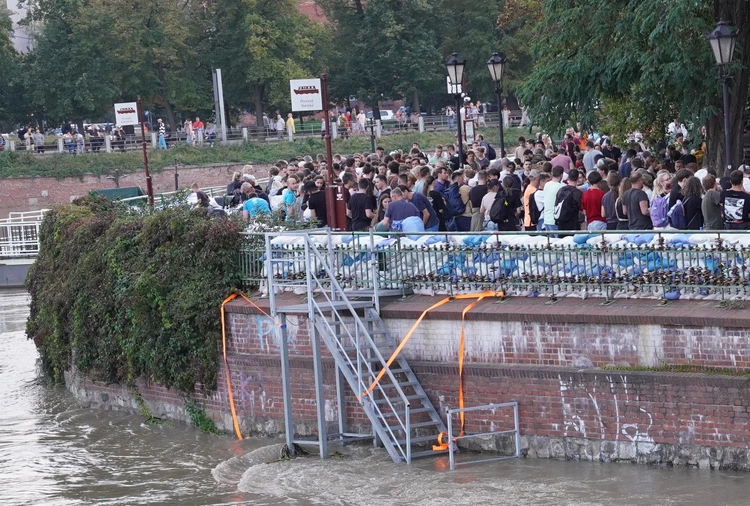 Wokół kościoła NMP na Piasku. Wszystkie ręce na pokład!