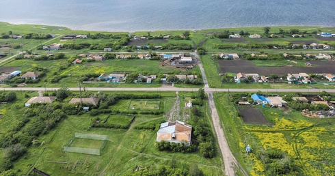 Oziornoje – polska wioska w Kazachstanie, oraz okresowe jezioro, którego pojawienie się w 1941 r. ocaliło mieszkańców.