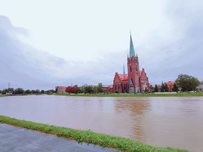 Sytuacja pogodowa spowodowała wiele zniszczeń.