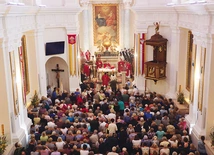 	Uroczystości zgromadziły wiernych z różnych stron Polski.