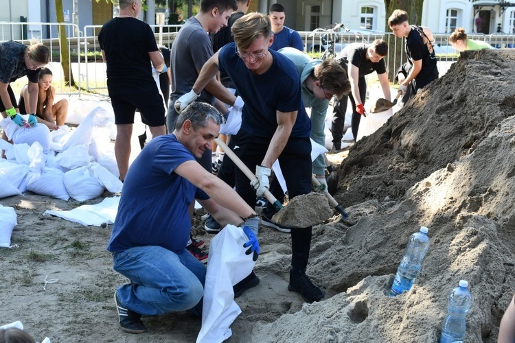 Wszystkie oczy zwrócone na Odrę