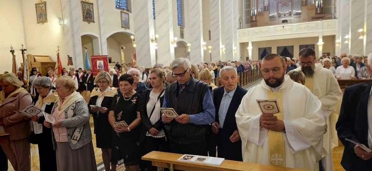 Pielgrzymka straży honorowej NSPJ