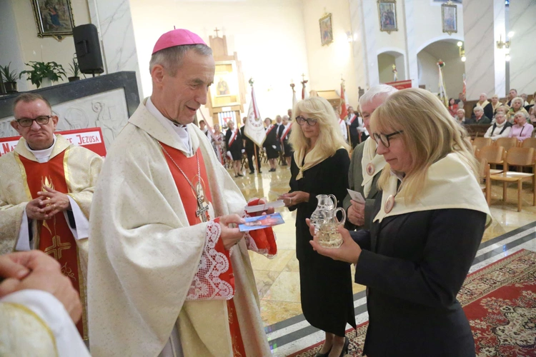 Pielgrzymka straży honorowej NSPJ