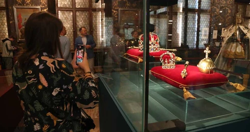 Wystawa o koronacjach królów Sasów na Wawelu