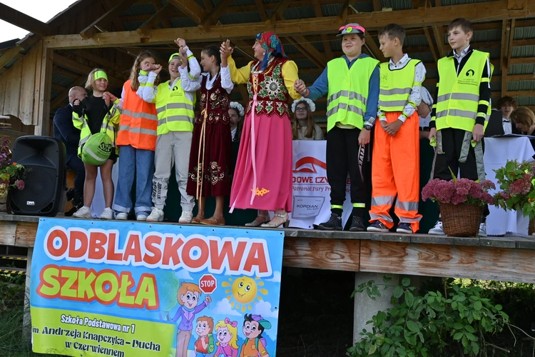 Narodowe Czytanie w parafii w Miętustwie
