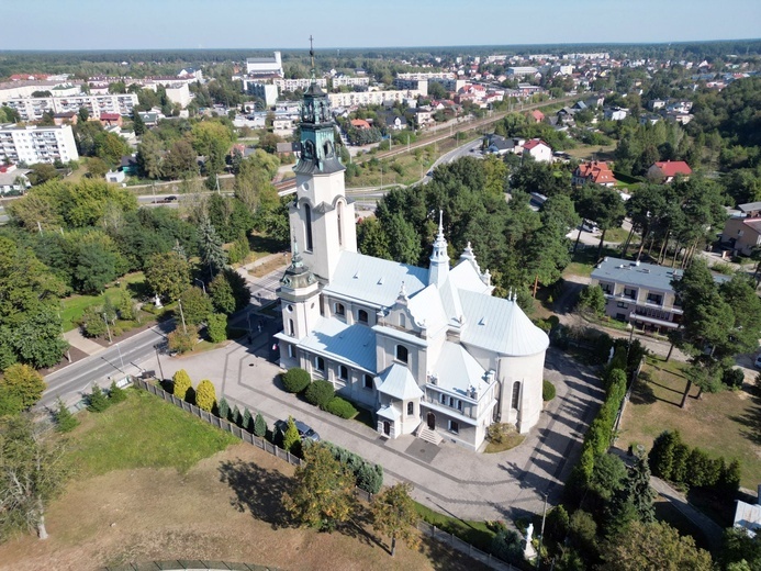 Podpisanie umów na remonty kościołów