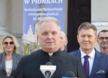 Podpisanie umów na remonty kościołów
