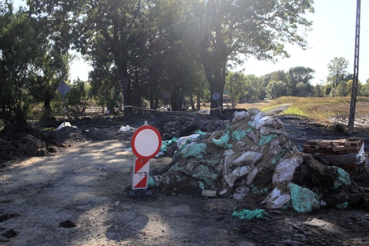 Boboluszki. Zniszczenia i prace porządkowe