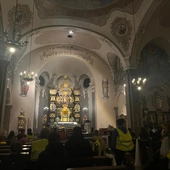 Nocna pielgrzymka młodzieży