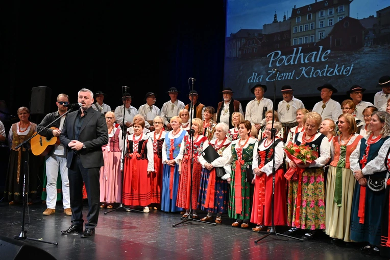 Zaśpiewali i pomogli