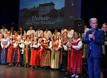 Zaśpiewali i pomogli