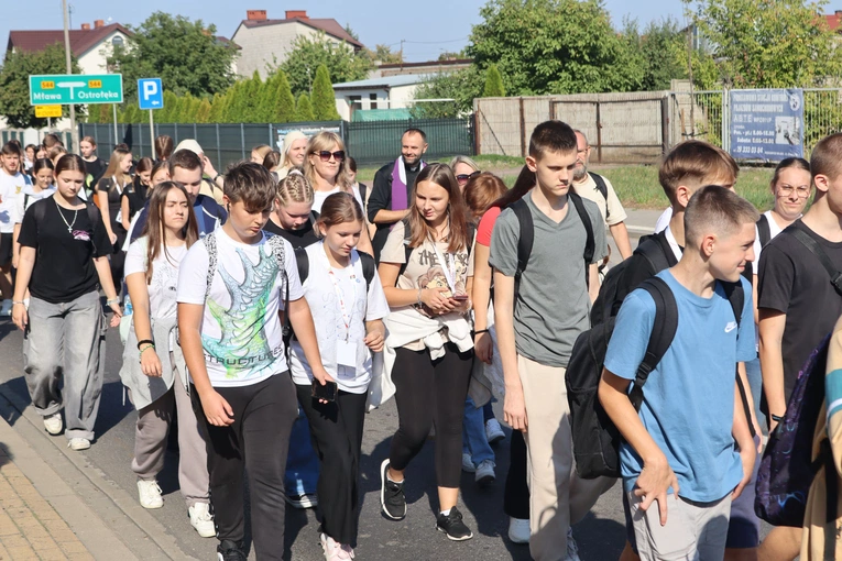 Przasnysz-Rostkowo. Pielgrzymka młodzieży