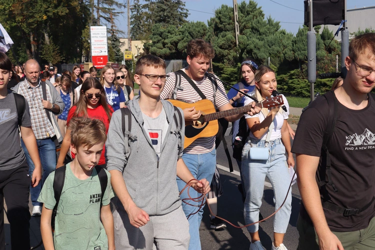 Przasnysz-Rostkowo. Pielgrzymka młodzieży