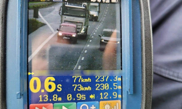 Dąbrowa Górnicza. Śmiertelny wypadek. Policja apeluje o zachowanie bezpiecznej odległości między pojazdami