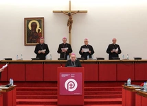 Biskupi na XXIV Dzień Papieski: Przypominamy o niezbywalnej godności każdego człowieka i jego prawie do życia