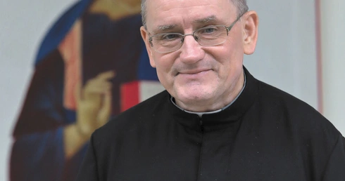Ks. Krzysztof Wons SDS jest dyrektorem Centrum Formacji Duchowej Salwatorianów w Krakowie, redaktorem naczelnym „Zeszytów Formacji Duchowej” oraz dyrektorem Szkoły Wychowawców Seminariów Duchownych Diecezjalnych i Zakonnych. 