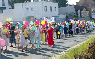 	Obchody tradycyjnie inauguruje przemarsz ulicami Elbląga.