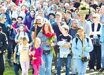 	Diecezjalne spotkanie rozpoczęła Droga Krzyżowa.