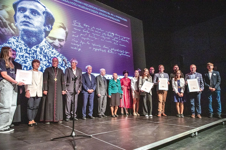 	Uroczystość zainaugurowała obchody rocznicy śmierci ks. Popiełuszki.