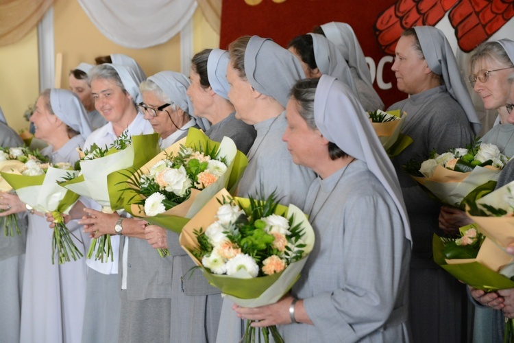 60-lecie Domu Pomocy Społecznej w Kadłubie i posługi sióstr franciszkanek misjonarek Maryi