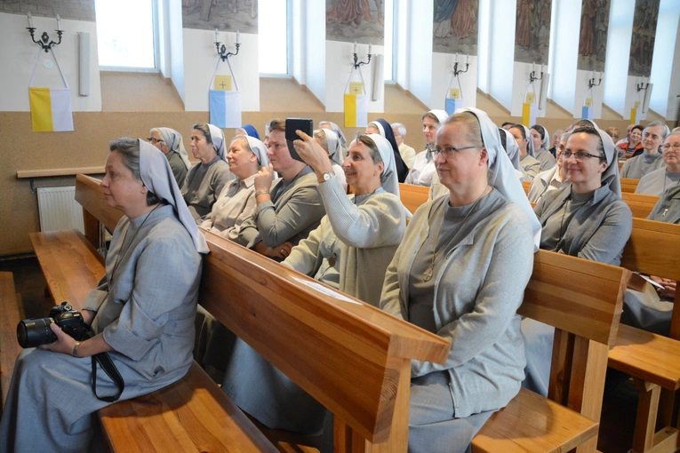 60-lecie Domu Pomocy Społecznej w Kadłubie i posługi sióstr franciszkanek misjonarek Maryi