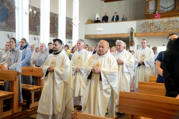 60-lecie Domu Pomocy Społecznej w Kadłubie i posługi sióstr franciszkanek misjonarek Maryi