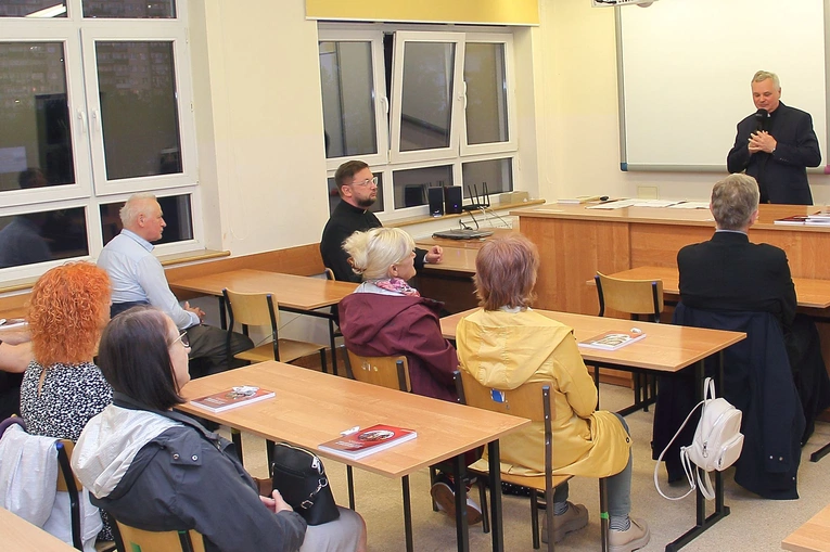 Spotkanie o Janie Pawle II w Szkole Katolickiej