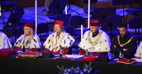 Vivat Academia, vivant professores!