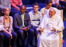 Franciszek do studentów: To, co jest kobiece, nie jest sankcjonowane przez konsensus czy ideologie. Uniwersytet protestuje