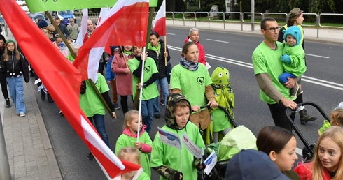 Świadectwo życia na ulicach Winnego Grodu