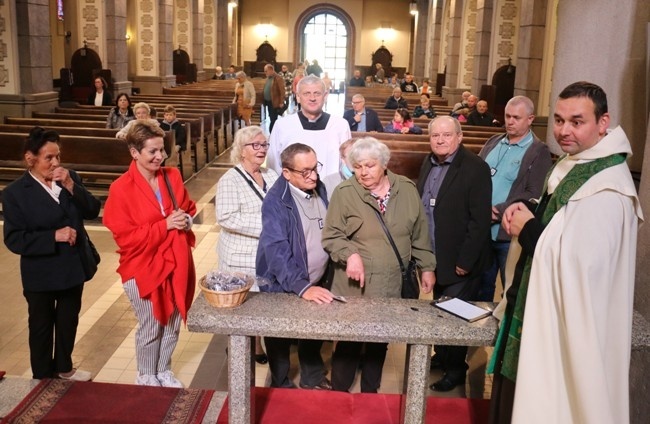 Niedziela szkaplerzna w parafii św. Teresy od Dzieciątka Jezus