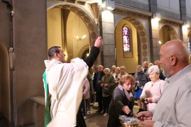 Niedziela szkaplerzna w parafii św. Teresy od Dzieciątka Jezus