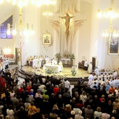 Bogactwo świętych, procesja ofiarności i litania wdzięczności