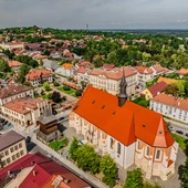 Matka Boża Bocheńska i bazylika na zdjęciach