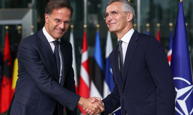 Mark Rutte (L) i Jens Stoltenberg 