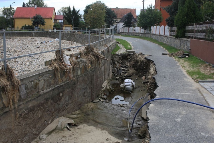 Dziewiętlice prawie trzy tygodnie po powodzi