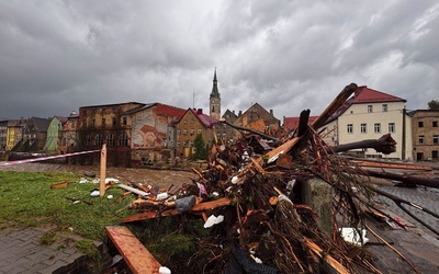 Dramatyczne skutki powodzi mogły być mniejsze. Czego zabrakło?