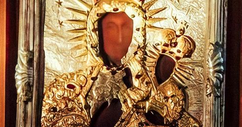 Obraz Matki Bożej Łaskawej był najcenniejszym skarbem Ormian. Poza religijnym wymiarem miał także znaczenie dla potwierdzenia ich tożsamości – pochodzili z miasta, które nazywane było Grodem Dziewicy.