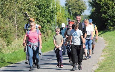 Piechurom sprzyjały pogoda, piękne widoki i perspektywa pikniku.