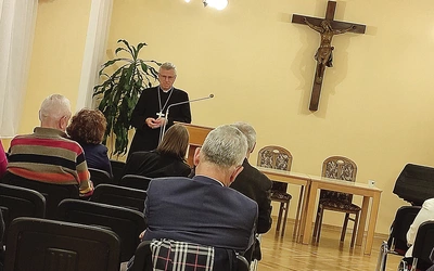 Wykłady są otwarte dla wszystkich.