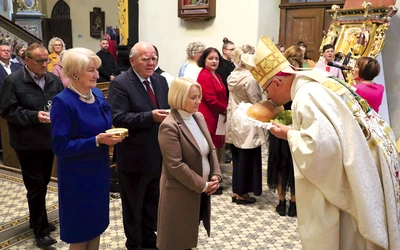 	Mszy Świętej przewodniczył bp Marek Mendyk. Wzięli w niej udział członkowie wspólnoty, którzy rozpoczynali swoją formację w tej parafii.