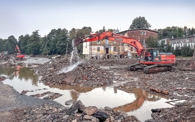 	Pomoc poszkodowanym będzie potrzebna przez kolejne tygodnie, miesiące, a nawet lata.