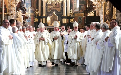 Eucharystię wraz z księżmi z diecezji radomskiej i sandomierskiej celebrowali biskupi Marek Solarczyk, Krzysztof Nitkiewicz i Piotr Turzyński.